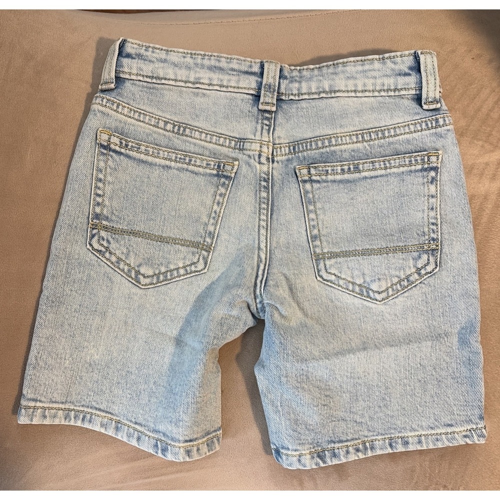 Cat & Jack Adjustable Waist Light Wash Jean Shorts - 5T - Picture 2 of 4